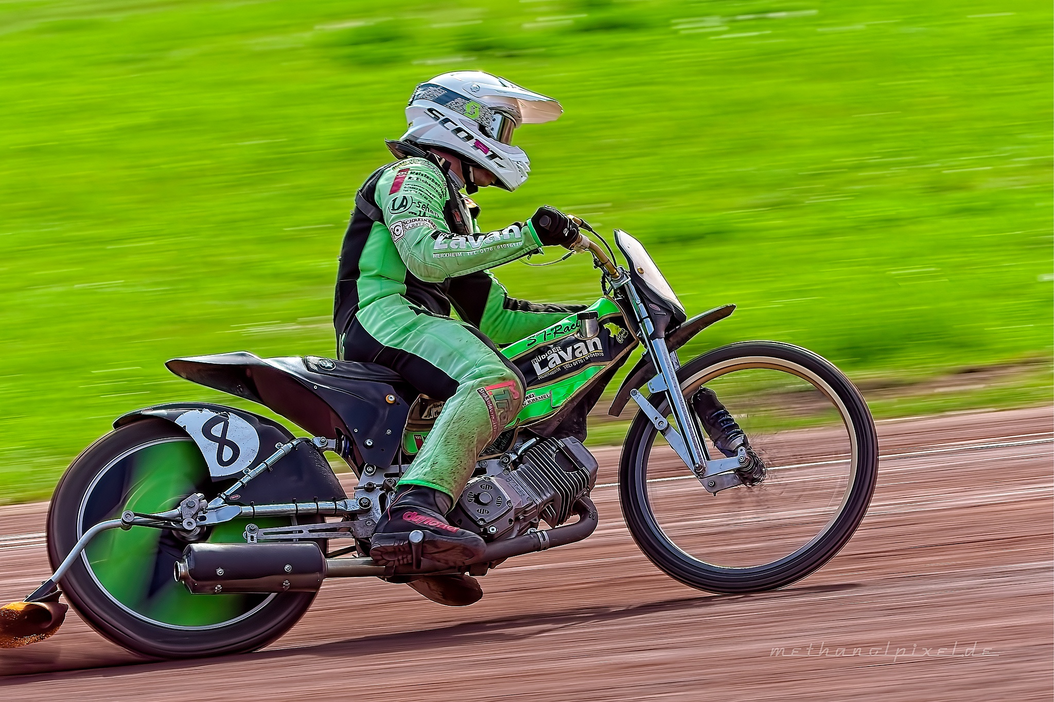 ILCE 7M4   A7405603 2048